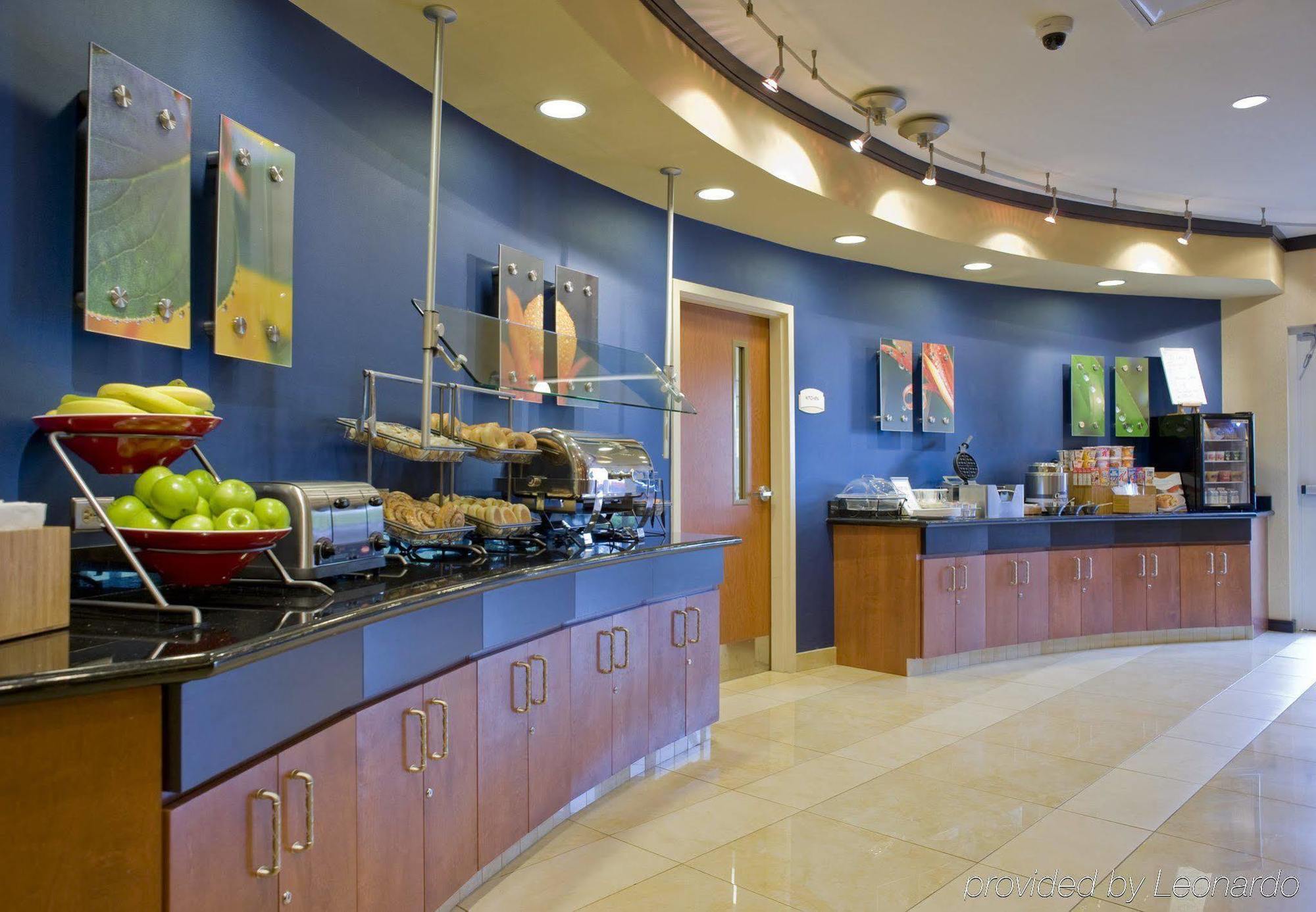 Fairfield Inn & Suites Columbus Restaurante foto